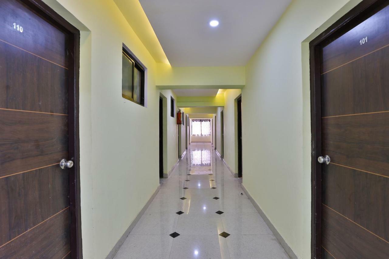 Oyo 37398 Hotel Jalsa Palace Naroda Esterno foto